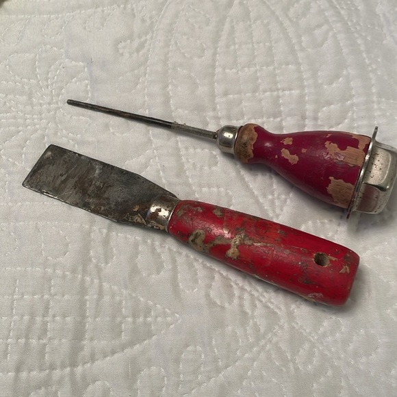 Bundle of 2 Vintage Red Wooden Handles Hand Tools Ice Pick & Putty Knife Scraper - Picture 11 of 11